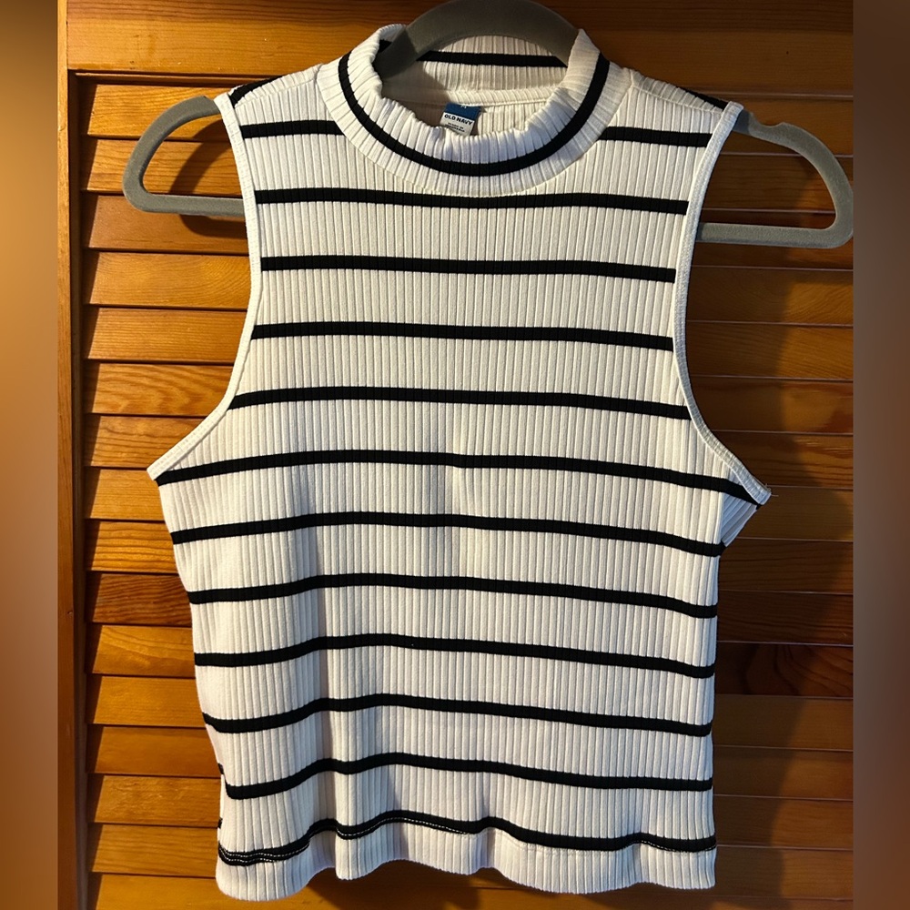 Old Navy mock neck tank